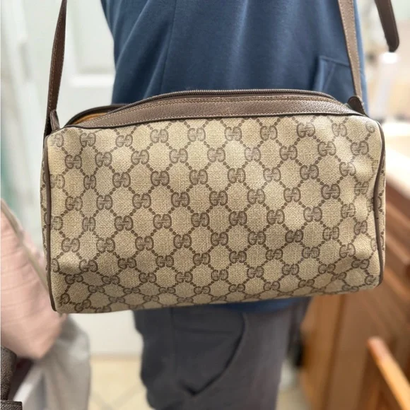 Gucci Tan and Brown GG Crossbody Bag - Picture 2 of 11
